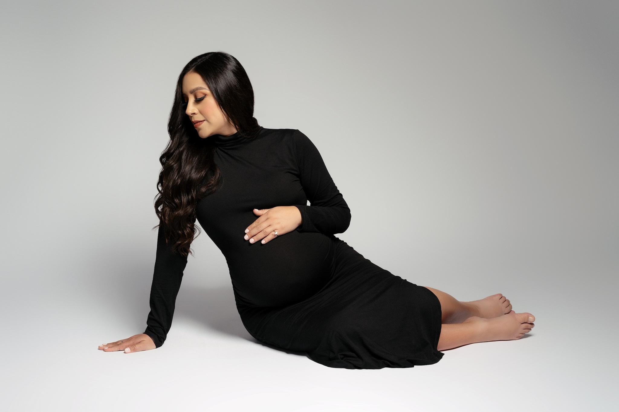Consejos Esenciales para Tu Sesión de Fotos de Maternidad en Estudio